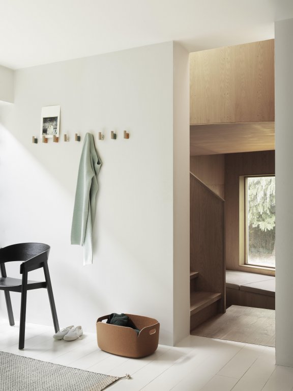 Gallery image for position 1