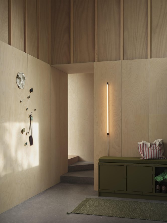 Gallery image for position 1