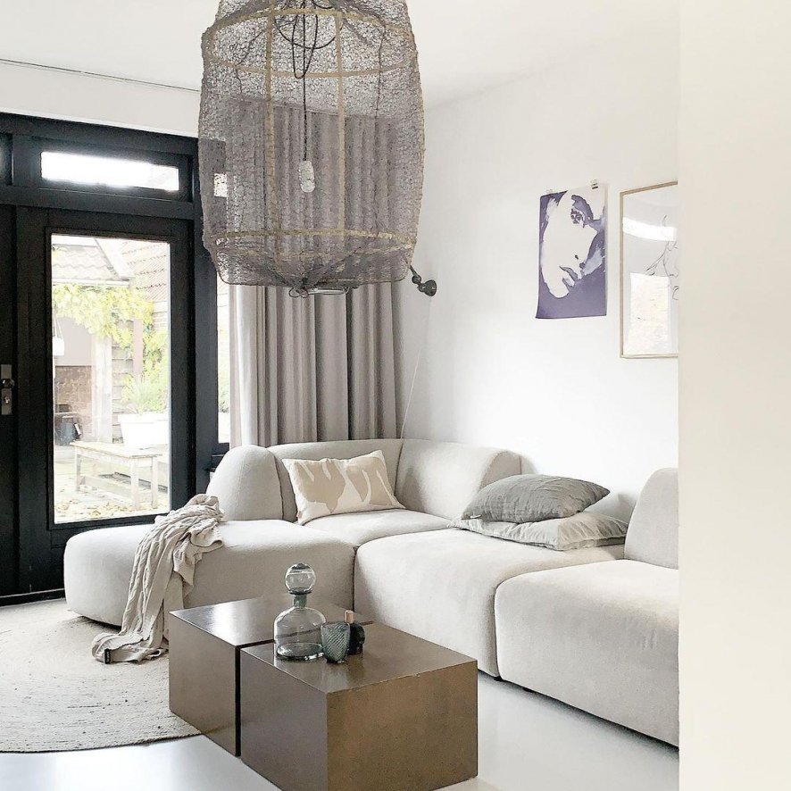 Gallery image for position 4