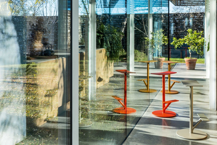 Gallery image for position 4