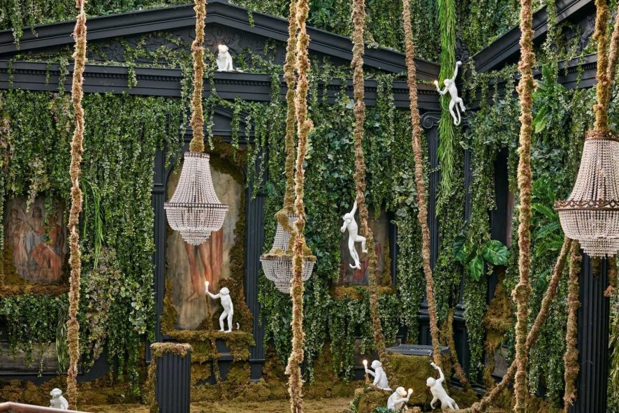 Gallery image for position 4