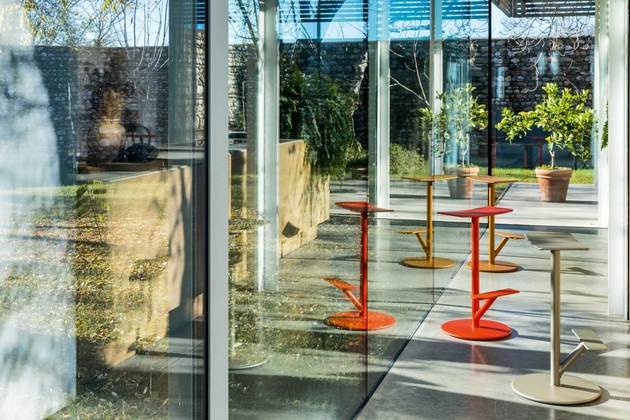 Gallery image for position 4