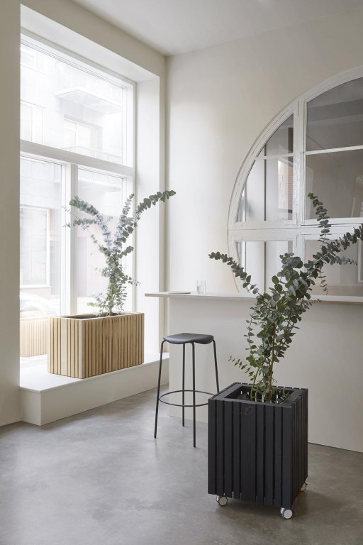 Gallery image for position 2