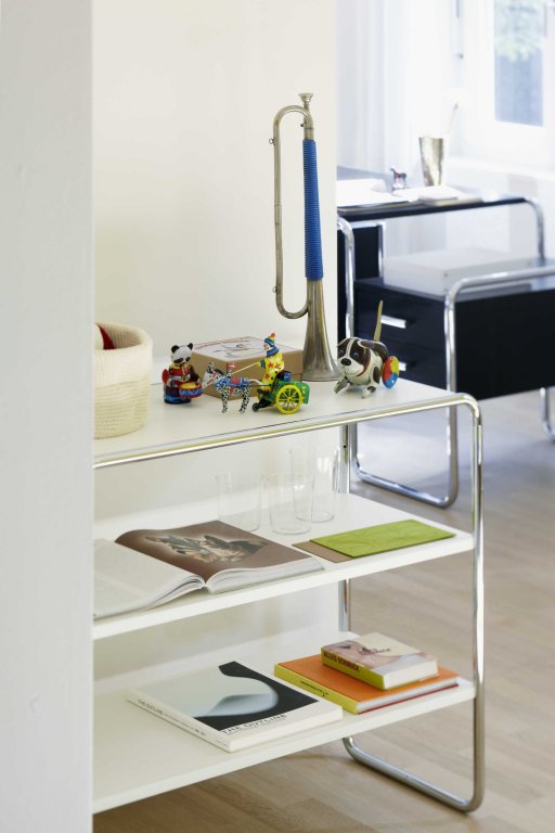 Gallery image for position 1