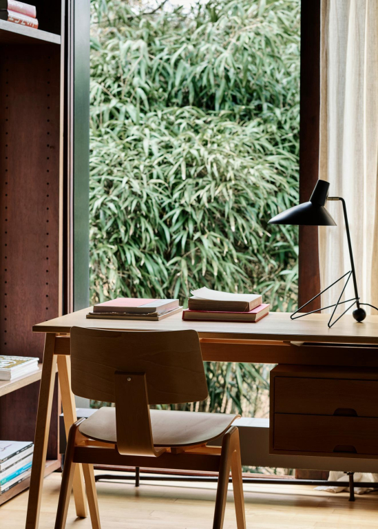 Gallery image for position 4