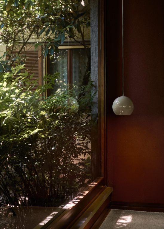 Gallery image for position 6