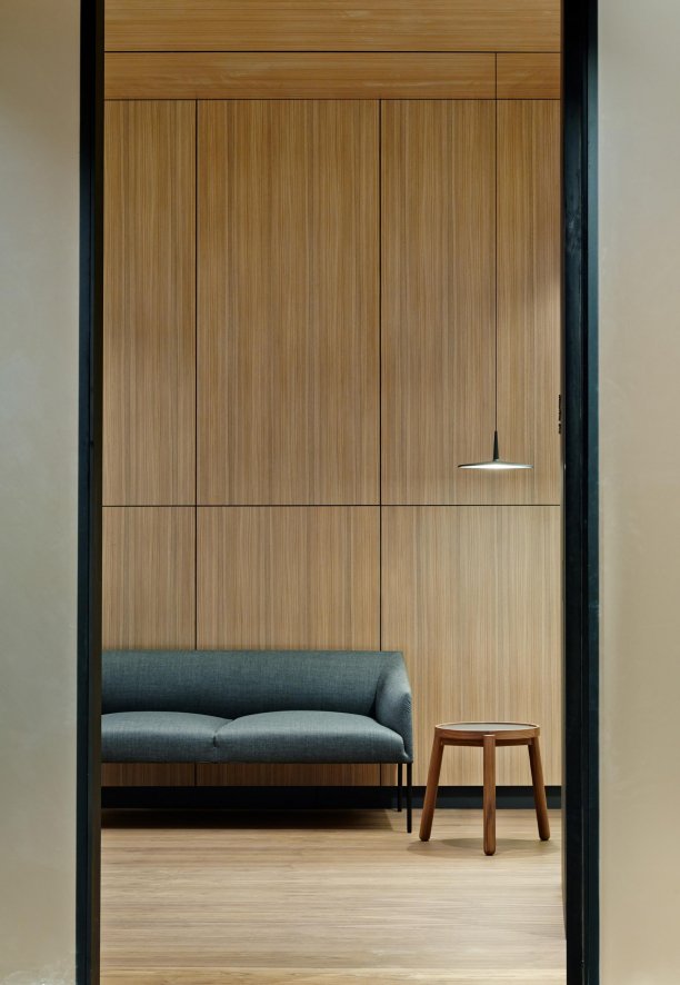 Gallery image for position 3