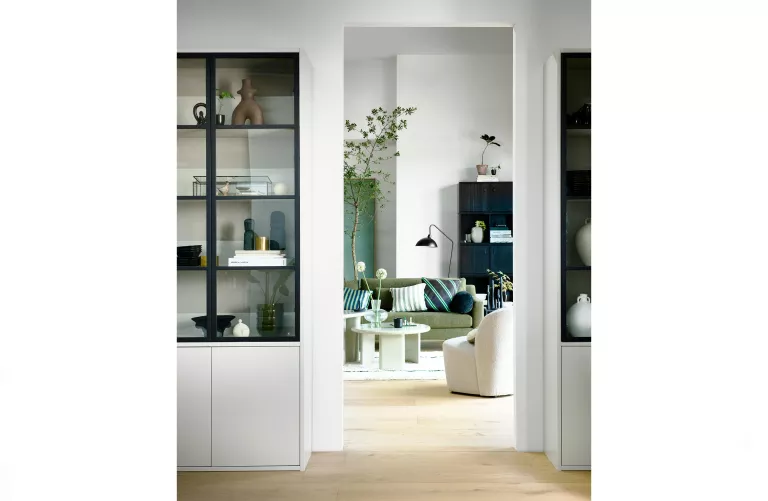 Gallery image for position 1