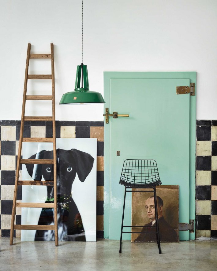 Gallery image for position 1