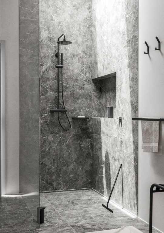 Gallery image for position 1