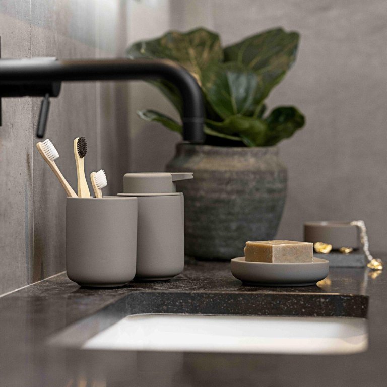 Gallery image for position 2