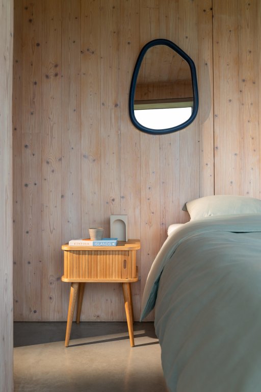 Gallery image for position 1